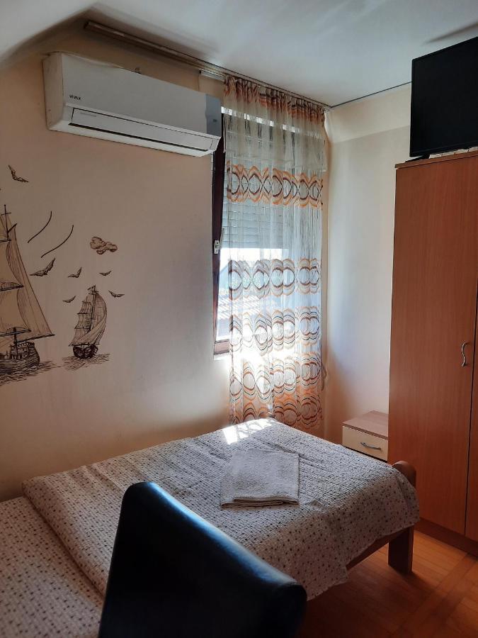 Hôtel Pansion Lug à Belgrade Extérieur photo