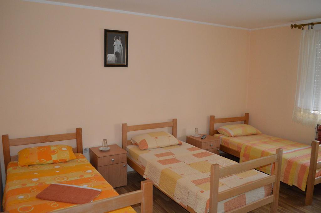Hôtel Pansion Lug à Belgrade Chambre photo
