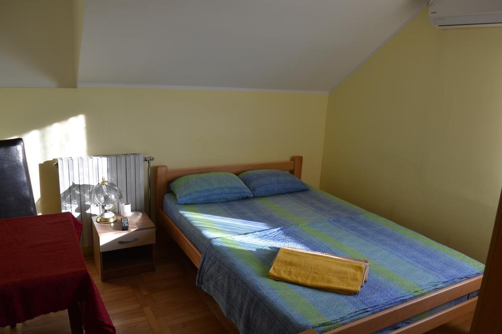 Hôtel Pansion Lug à Belgrade Chambre photo